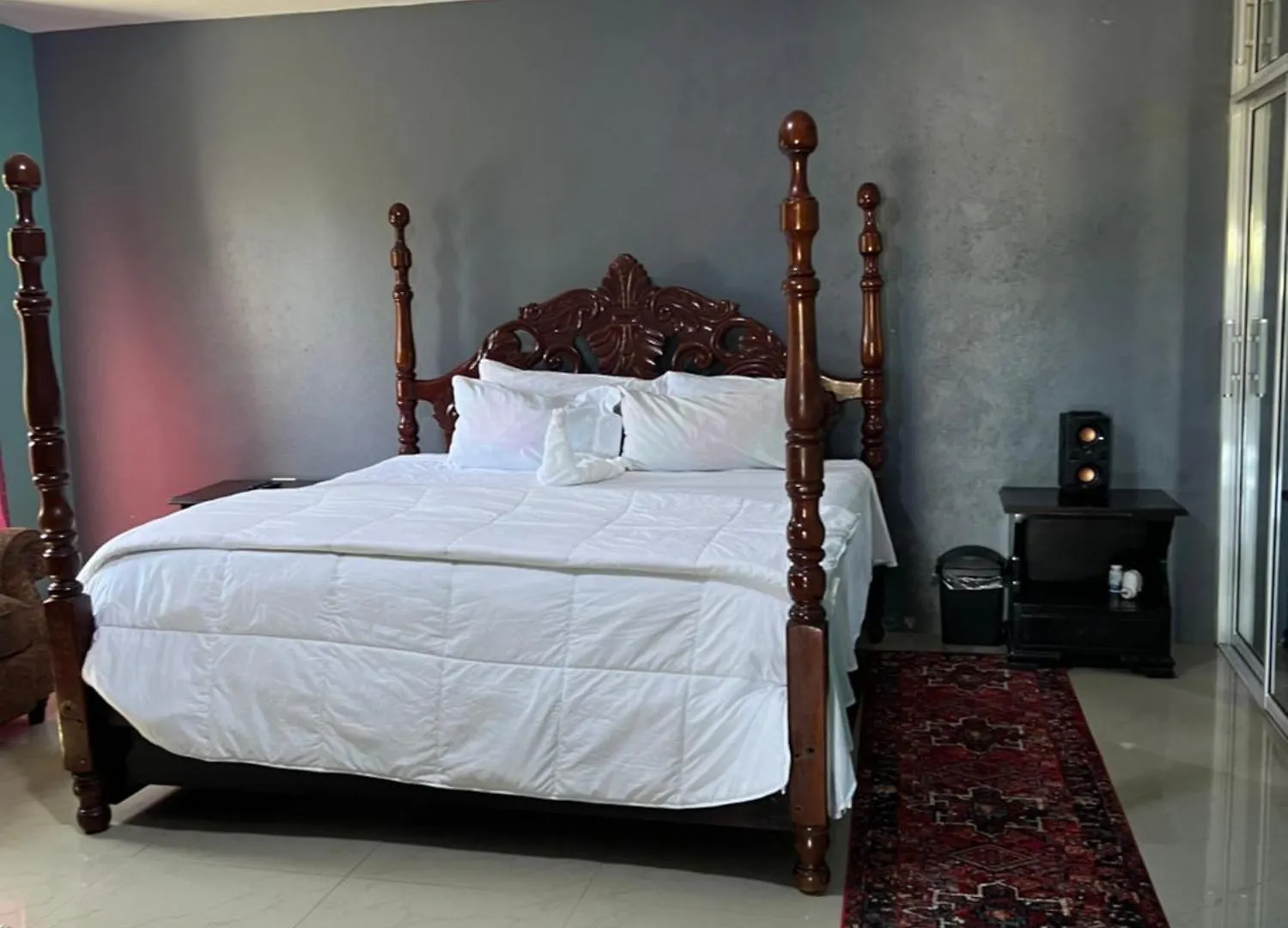 Auglo Villa Black River